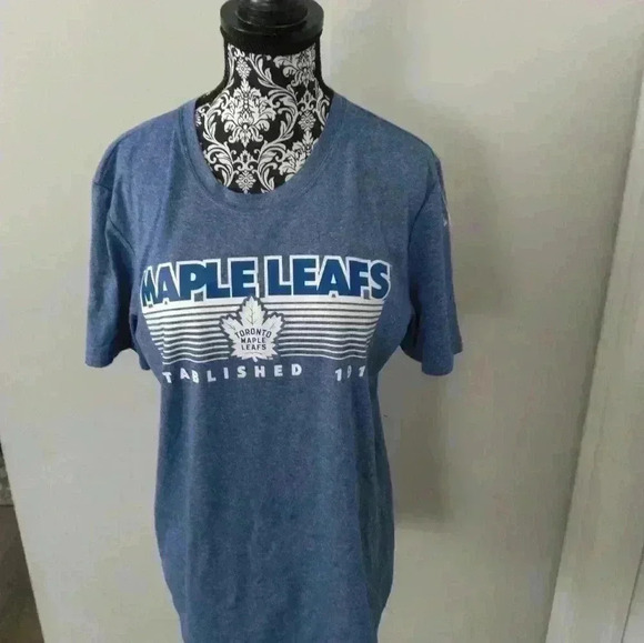 Maple leafs tee - Picture 1 of 4